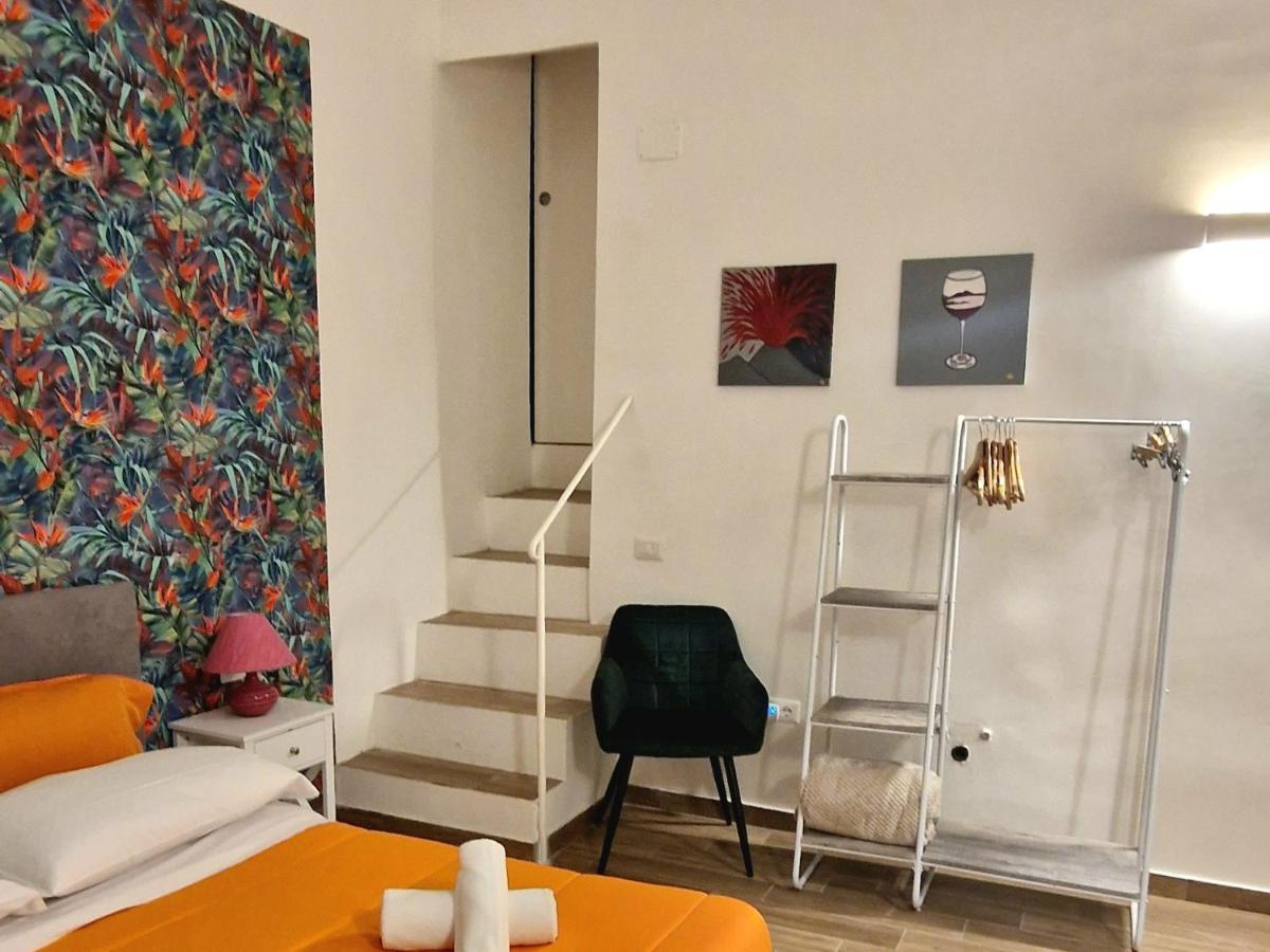 Tribunali Platamon * Nápoles